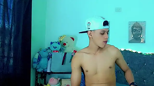 Snapshot of Liamscott_ chatting on February 23, 9:12 pm Liamscott online show from February 23, 9:12 pm