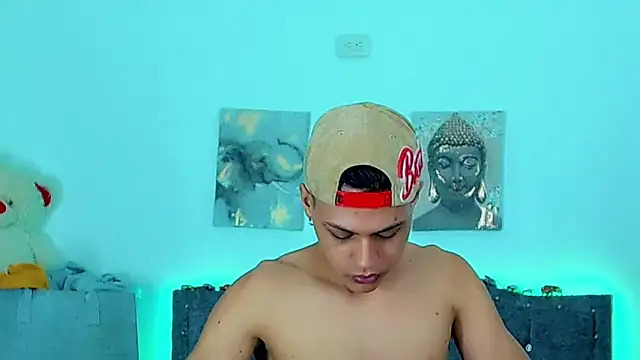 Snapshot of Liamscott_ chatting on March 8, 9:51 pm Liamscott online show from March 8, 9:51 pm