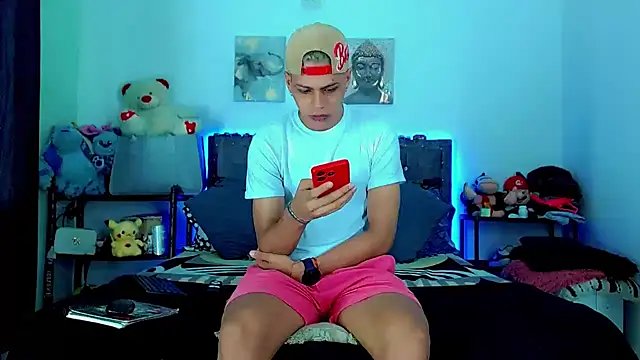 Snapshot of Liamscott_ chatting on March 15, 6:36 pm Liamscott online show from March 15, 6:36 pm