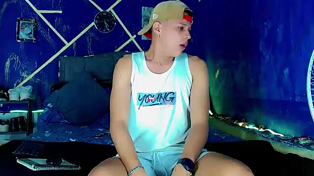 Snapshot of Liamscott_ chatting on July 22, 9:28 pm Liamscott online show from July 22, 9:28 pm