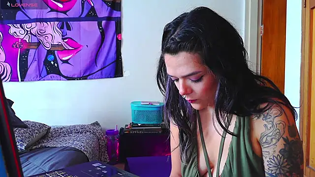 purple em69 online show from December 6, 2:17 pm