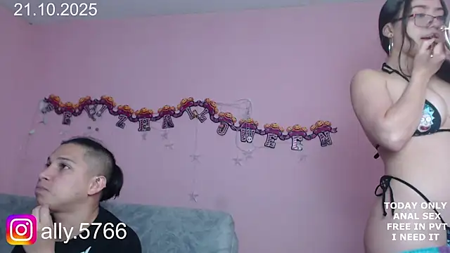 Snapshot of CoreAlejito chatting on October 23, 10:08 pm CoreAlejito online show from October 23, 10:08 pm