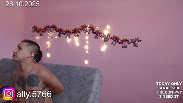 Snapshot of CoreAlejito chatting on October 26, 7:53 pm CoreAlejito online show from October 26, 7:53 pm