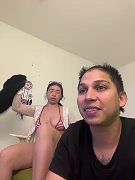Snapshot of CoreAlejito chatting on May 6, 8:03 pm CoreAlejito online show from May 6, 8:03 pm