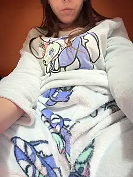 Snapshot of rossana99_ chatting on February 20, 9:15 pm rossana99 online show from February 20, 9:15 pm