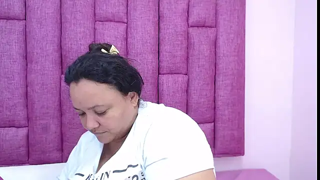 CrushOnMe  online show from February 14, 12:35 pm