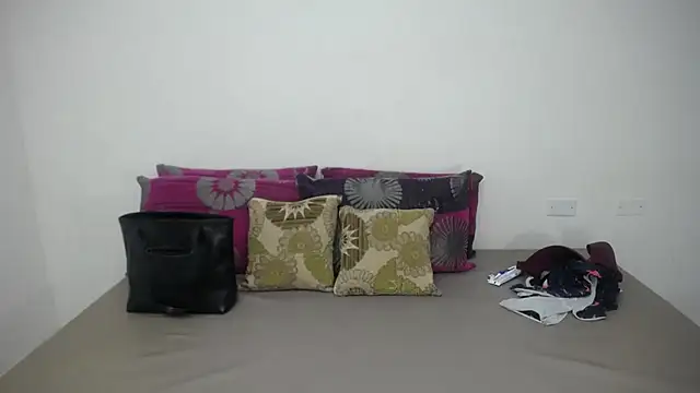 Snapshot of CrushOnMe_ chatting on June 18, 12:42 pm CrushOnMe online show from June 18, 12:42 pm