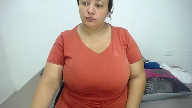 Snapshot of CrushOnMe_ chatting on June 20, 12:30 pm CrushOnMe online show from June 20, 12:30 pm