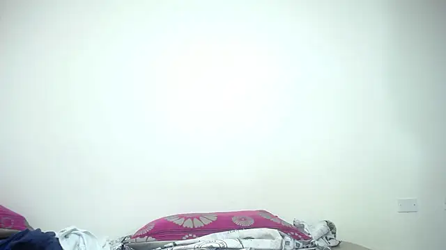 Snapshot of CrushOnMe_ chatting on June 28, 9:15 am CrushOnMe online show from June 28, 9:15 am