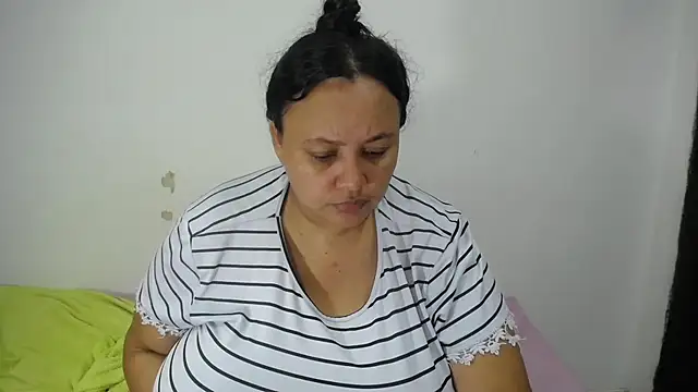 Snapshot of CrushOnMe_ chatting on July 2, 7:20 pm CrushOnMe online show from July 2, 7:20 pm