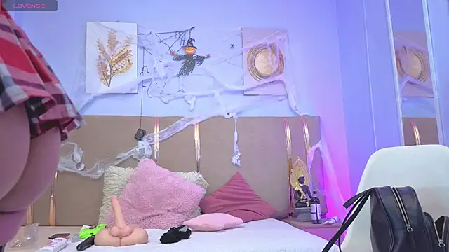 Snapshot of sarah_cruzz_ chatting on October 22, 11:59 pm sarah cruzz online show from October 22, 11:59 pm