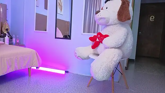 sarah cruzz  online show from March 6, 1:13 am