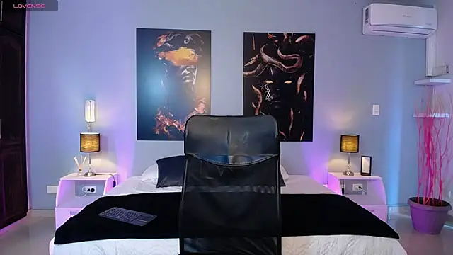 Snapshot of JasmineCampbell_ chatting on October 24, 8:27 pm JasmineCampbell online show from October 24, 8:27 pm