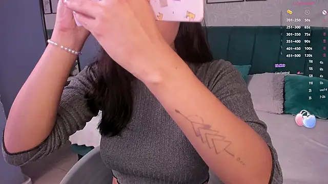 katherin smith  online show from January 6, 4:15 am