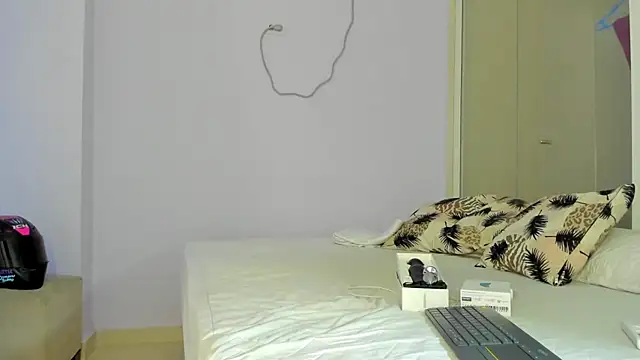 Mari Mendoza online show from December 12, 9:04 pm