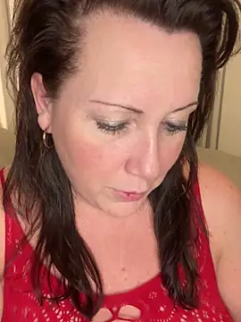 Snapshot of xsexycurvymilf chatting on February 19, 2:55 pm xsexycurvymilf online show from February 19, 2:55 pm