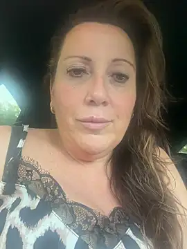 Snapshot of xsexycurvymilf chatting on August 8, 6:32 pm xsexycurvymilf online show from August 8, 6:32 pm