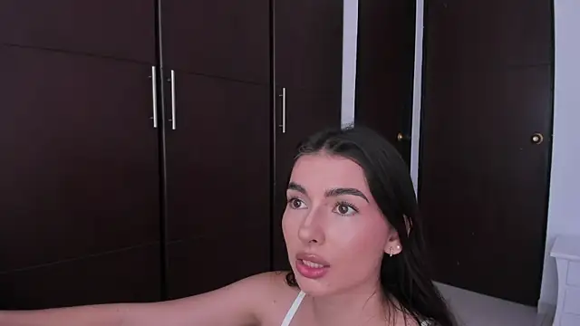 Snapshot of Coralinee_01 chatting on January 11, 8:21 pm Coralinee 01 online show from January 11, 8:21 pm