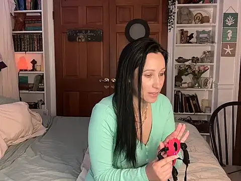 cutelittlemama0418 online show from October 15, 12:05 pm