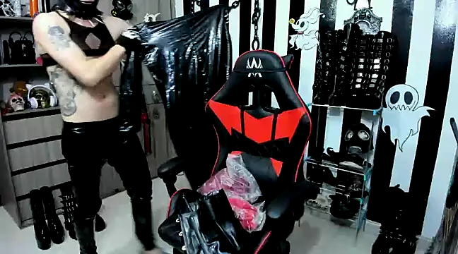 daven56 online show from December 17, 4:32 pm