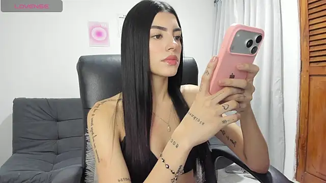 Snapshot of MerySummer chatting on May 30, 4:37 pm MerySummer online show from May 30, 4:37 pm