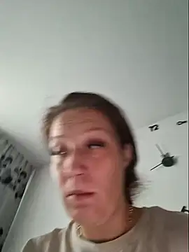 VanessaSquirtt online show from September 11, 6:02 am