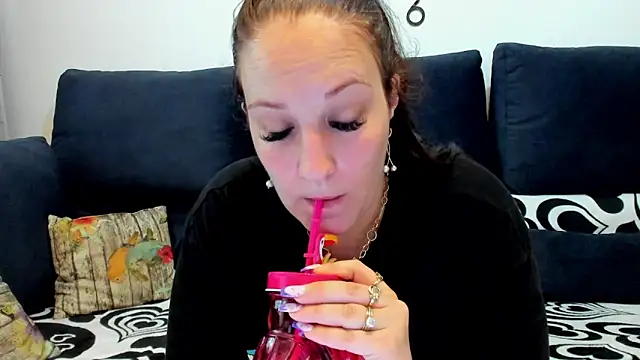 Snapshot of VanessaSquirtt chatting on June 7, 10:52 am VanessaSquirtt online show from June 7, 10:52 am