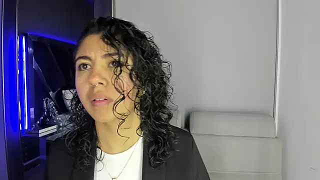 Amareto  online show from January 11, 12:10 pm