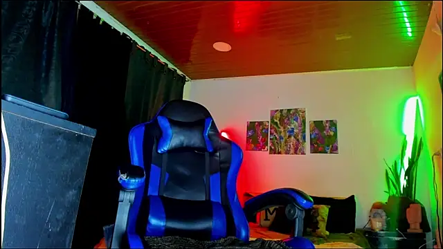 LatinMilk  online show from February 20, 6:26 am