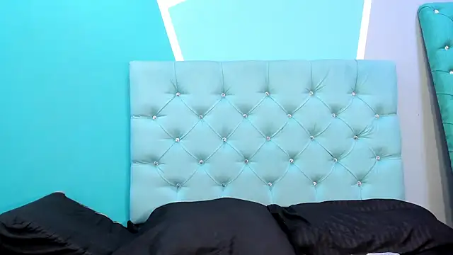 Snapshot of AlondraFerri1 chatting on February 7, 3:23 am AlondraFerri1 online show from February 7, 3:23 am