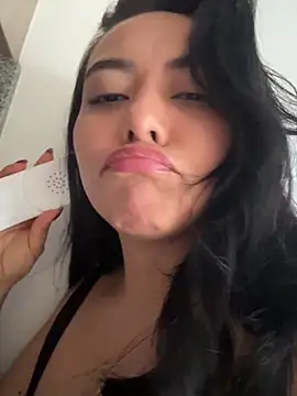 PetitLumiere online show from February 17, 8:58 pm