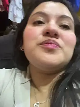 Snapshot of dannarossy_ chatting on January 19, 10:06 am dannarossy online show from January 19, 10:06 am
