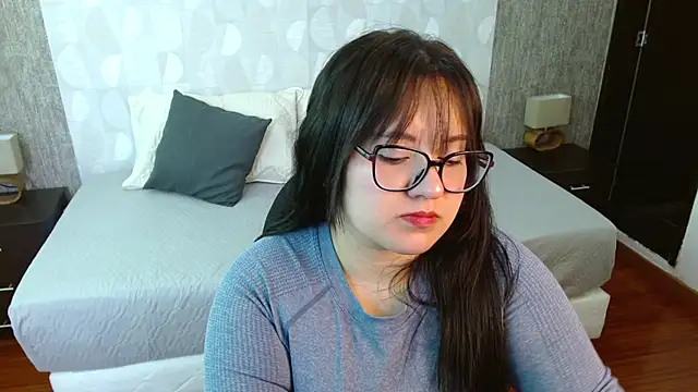 Snapshot of dannarossy_ chatting on February 19, 12:55 pm dannarossy online show from February 19, 12:55 pm