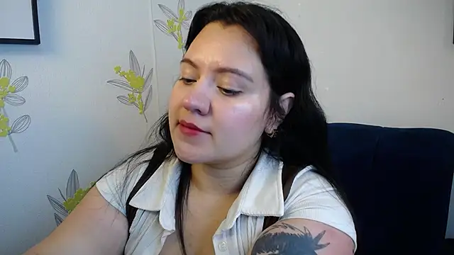 Snapshot of dannarossy_ chatting on February 20, 12:47 pm dannarossy online show from February 20, 12:47 pm