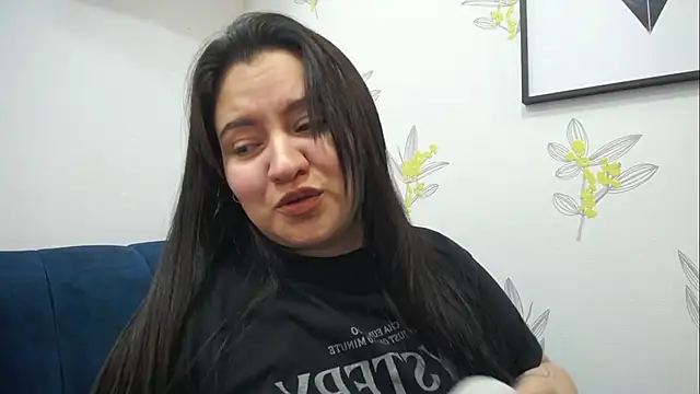 Snapshot of dannarossy_ chatting on March 21, 12:39 pm dannarossy online show from March 21, 12:39 pm