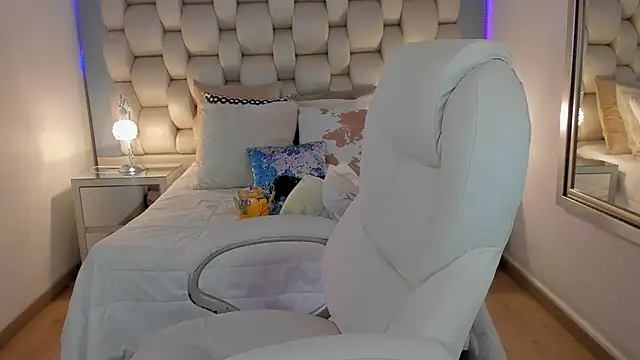 Snapshot of Helleamazing chatting on January 31, 4:58 am Helleamazing online show from January 31, 4:58 am