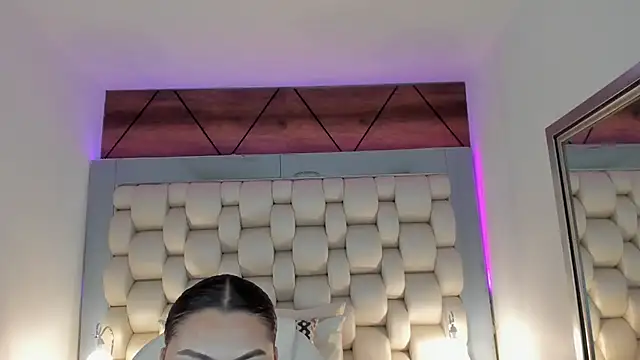 Snapshot of Helleamazing chatting on February 20, 6:50 am Helleamazing online show from February 20, 6:50 am