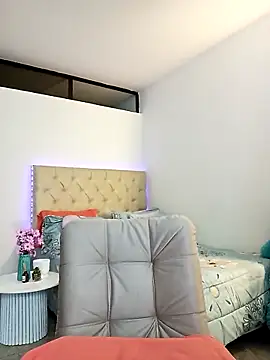 Snapshot of Helleamazing chatting on October 2, 2:18 am Helleamazing online show from October 2, 2:18 am