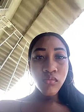 Snapshot of AleezaFrench chatting on February 22, 8:20 pm AleezaFrench online show from February 22, 8:20 pm