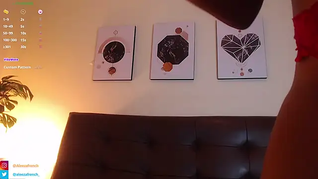 Snapshot of AleezaFrench chatting on March 15, 9:27 pm AleezaFrench online show from March 15, 9:27 pm