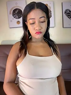 Snapshot of AleezaFrench chatting on March 7, 1:30 pm AleezaFrench online show from March 7, 1:30 pm