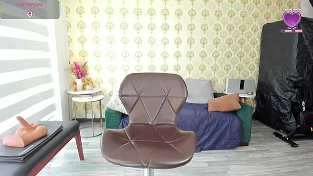 Snapshot of _angelina_class_7 chatting on May 22, 2:22 pm angelina class 7 online show from May 22, 2:22 pm
