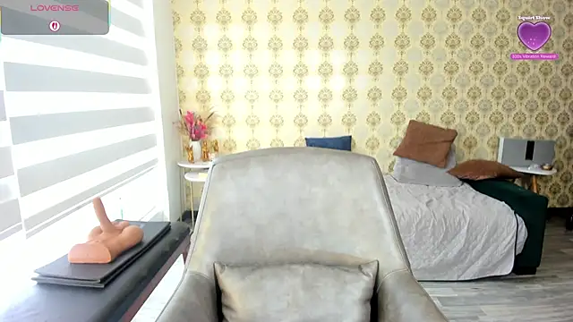 Snapshot of _angelina_class_7 chatting on June 6, 2:44 pm angelina class 7 online show from June 6, 2:44 pm