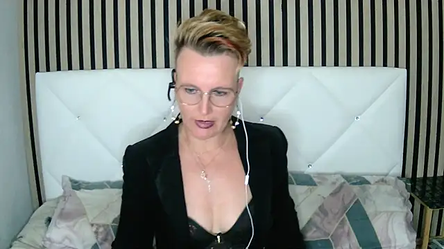 xxNoeliaxx online show from December 22, 11:22 am