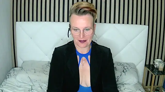 xxNoeliaxx online show from January 25, 8:10 am