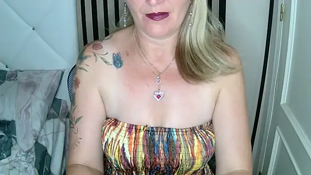 xxNoeliaxx online show from July 13, 6:49 am