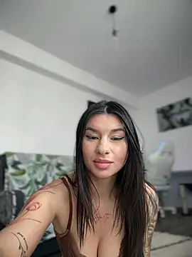 Snapshot of Simply_the_best chatting on May 28, 1:08 pm Simply the best online show from May 28, 1:08 pm