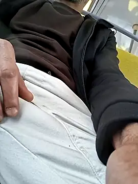 Snapshot of molozeb chatting on October 5, 12:03 pm molozeb online show from October 5, 12:03 pm