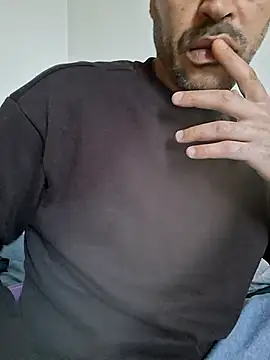 Snapshot of molozeb chatting on October 14, 4:30 pm molozeb online show from October 14, 4:30 pm