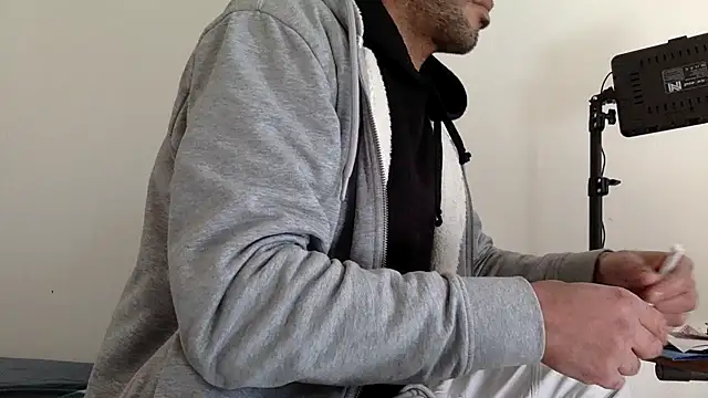 Snapshot of molozeb chatting on October 18, 10:49 am molozeb online show from October 18, 10:49 am